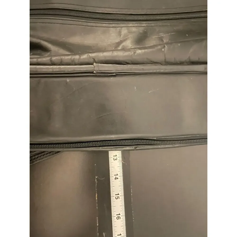 Tumi Black 21